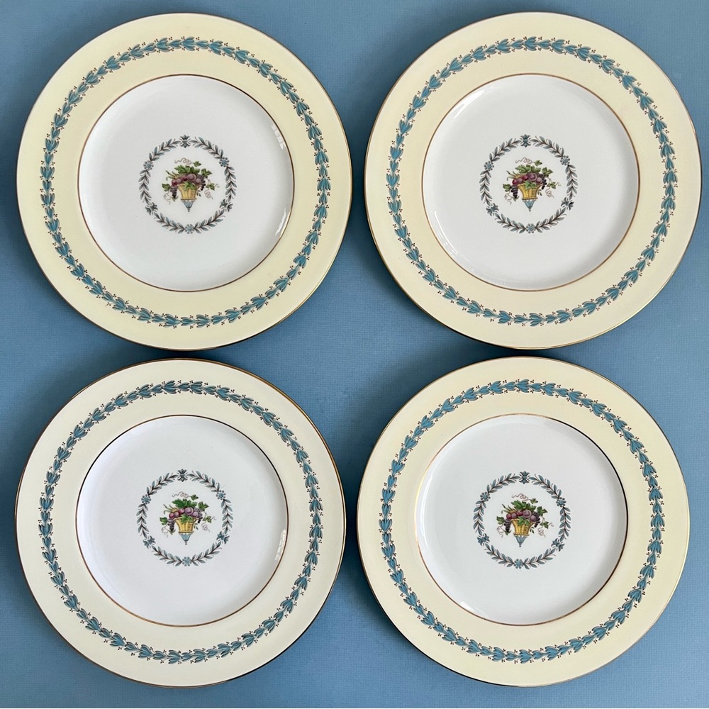 Vintage Wedgwood Appledore Fruit Basket‎ Dinner Plates (Set of 4)